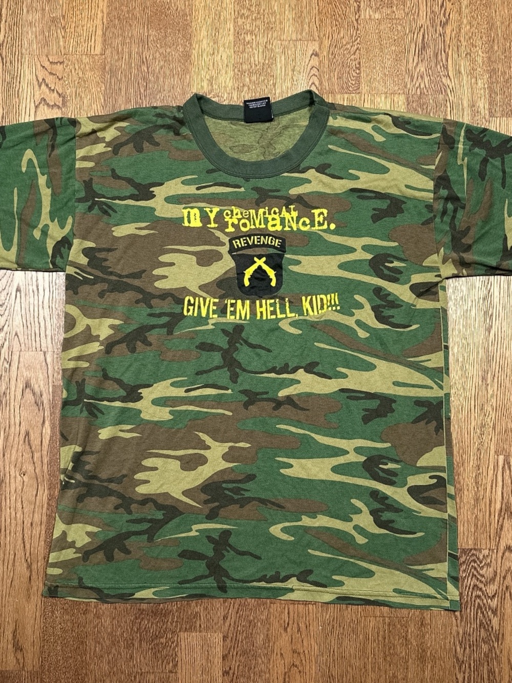 Vintage Y2K My Chemical Romance Revenge Give Em Hell Kid Camo T Shirt Mens XL